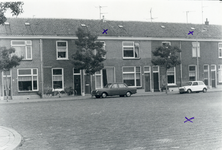 818448 Gezicht op de voorgevels van de huizen Bollenhofsestraat 188 - 198 te Utrecht.N.B. Tijdens de 2e Wereldoorlog ...